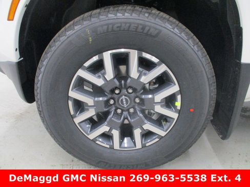 New 2025 Nissan Frontier SL image 11