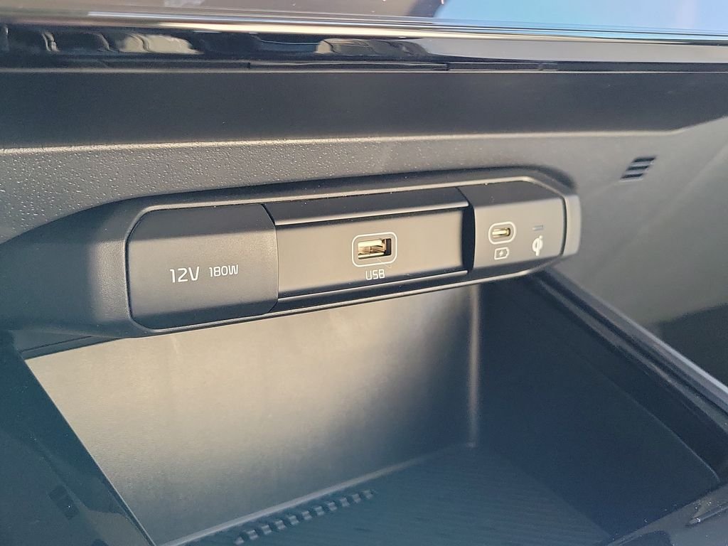 New 2026 Kia Niro EX FWD image 29