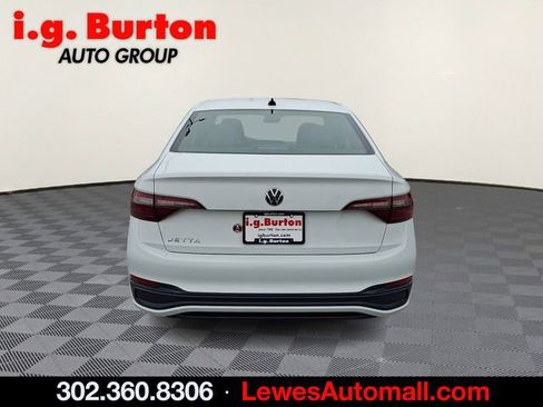 Used 2023 Volkswagen Jetta Sport image 5