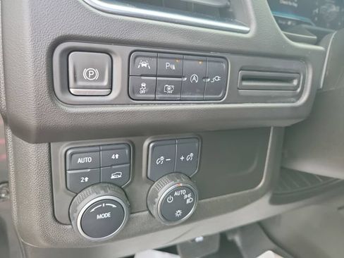 Used 2022 Chevrolet Tahoe LT w/ Luxury Package AWD/4WD image 22