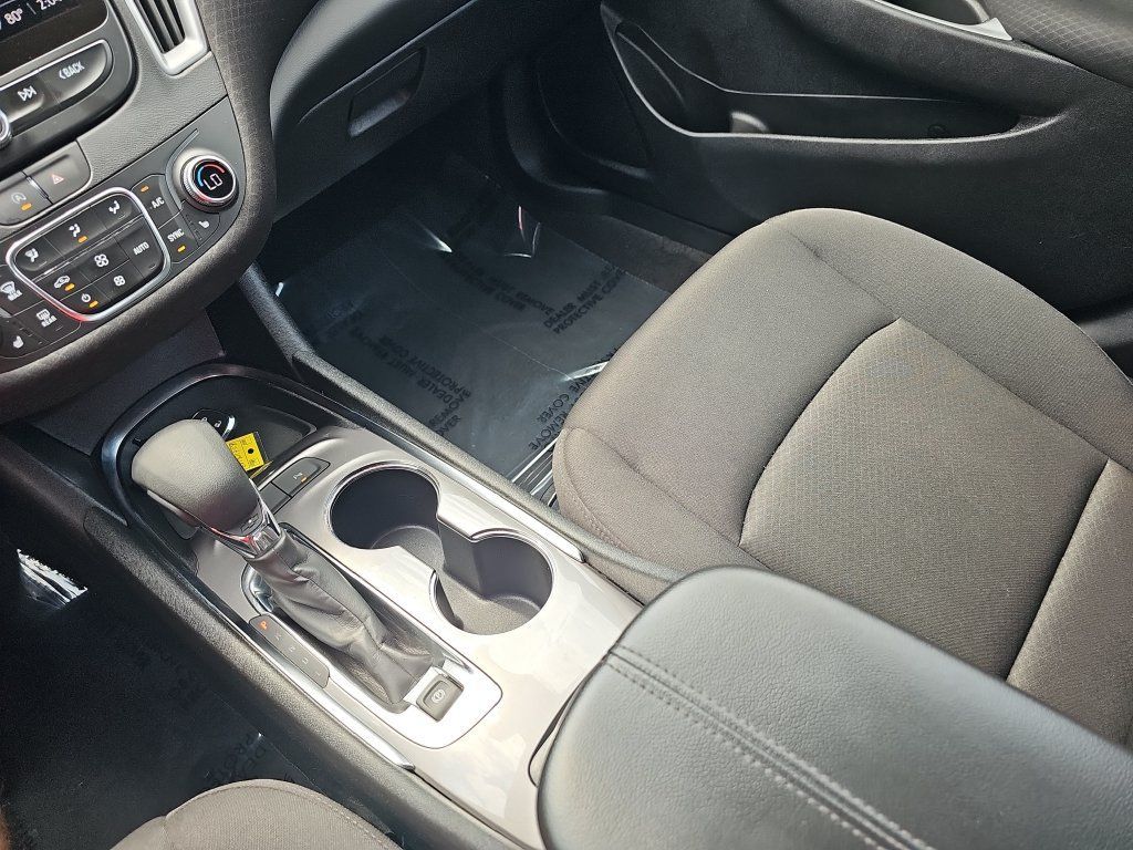 Used 2025 Chevrolet Malibu LT FWD image 25