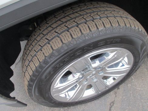 Used 2017 GMC Sierra 1500 SLT w/ SLT Premium Package image 12