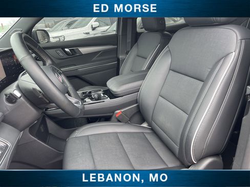 Used 2025 Buick Enclave Preferred image 18