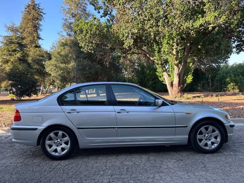 Used 2005 BMW 325i Sedan RWD image 11