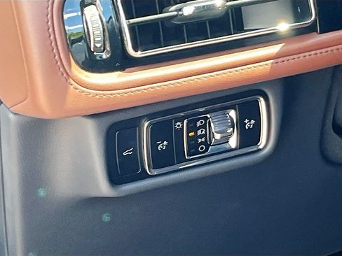 Used 2025 Lincoln Aviator Reserve w/ Equipment Group 201A AWD/4WD image 10