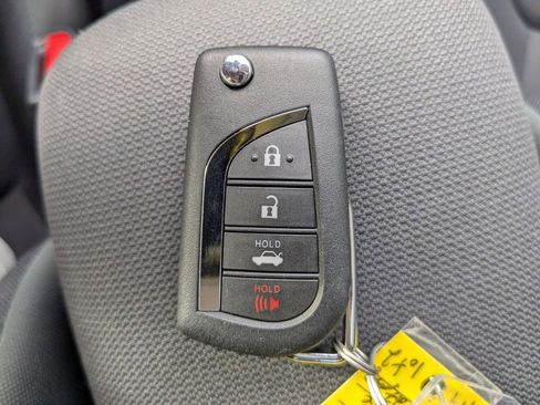 Used 2021 Toyota Corolla LE image 27