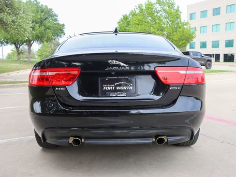 Used 2018 Jaguar XE Premium RWD image 6