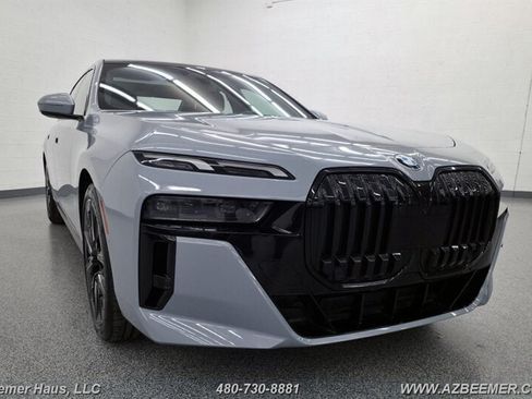 Used 2023 BMW 740i RWD image 7