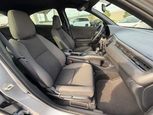 Used 2019 Honda HR-V Sport image 29
