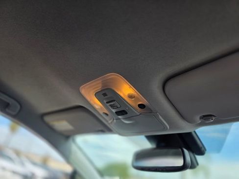 Used 2019 Toyota Prius Prime Advanced image 12