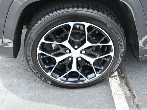 Used 2023 Jeep Grand Cherokee Summit AWD/4WD image 19