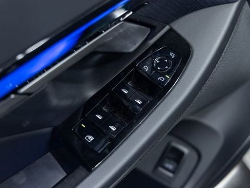 Used 2026 BMW i5 eDrive40 w/ M Sport Package AWD/4WD image 12