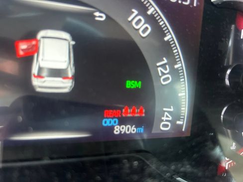 Used 2024 Toyota RAV4 XLE AWD/4WD image 8
