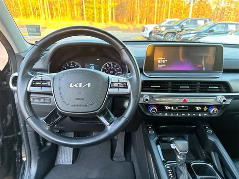 Used 2022 Kia Telluride S image 19
