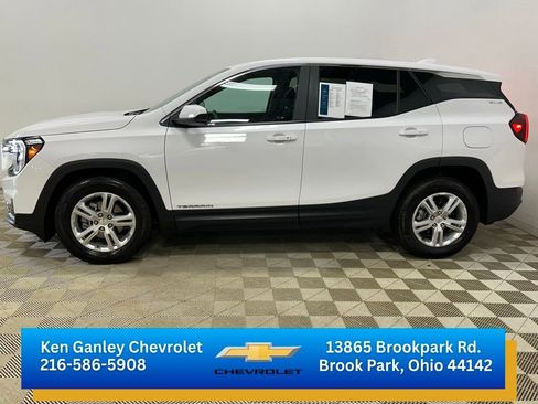 Certified 2022 GMC Terrain SLE w/ LPO, Floor Liner Package FWD image 6