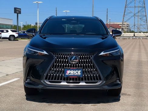 Used 2024 Lexus NX 250 NX 250 Premium w/ Towing Package (2000 Lbs) image 2