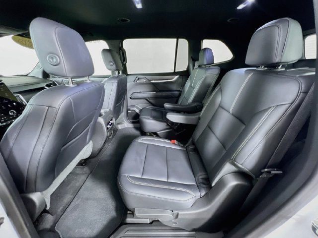 Used 2026 GMC Acadia Elevation w/ Elevation Premium Package AWD/4WD image 24
