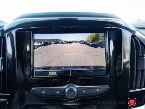 Used 2023 Chevrolet Traverse LT FWD image 29