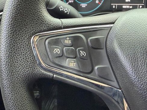 Used 2017 Chevrolet Cruze LT image 20