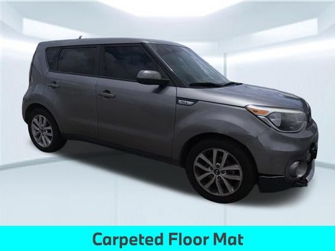 Used 2018 Kia Soul + FWD image 5
