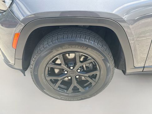 Used 2024 Jeep Grand Cherokee L Laredo AWD/4WD image 36