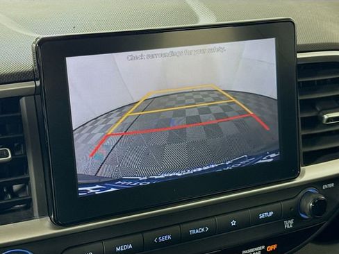 Certified 2022 Hyundai Venue SE image 15