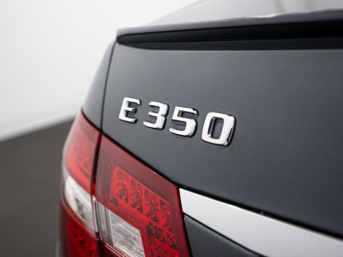 Used 2013 Mercedes-Benz E 350 4MATIC Sedan image 22
