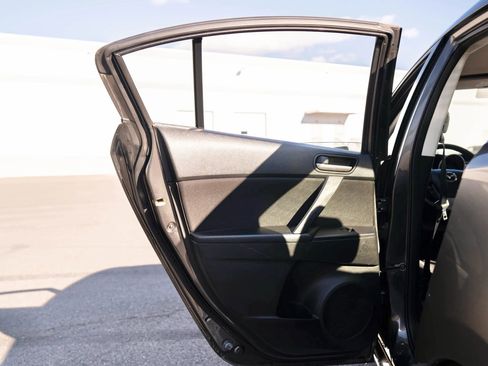 Used 2013 MAZDA MAZDA3 i Touring image 25