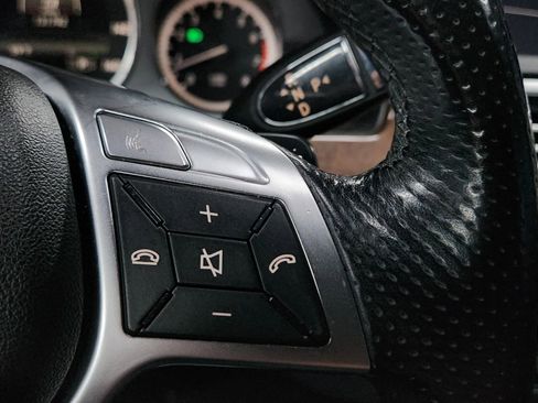 Used 2013 Mercedes-Benz E 350 E 350 4MATIC Wagon 4D image 31