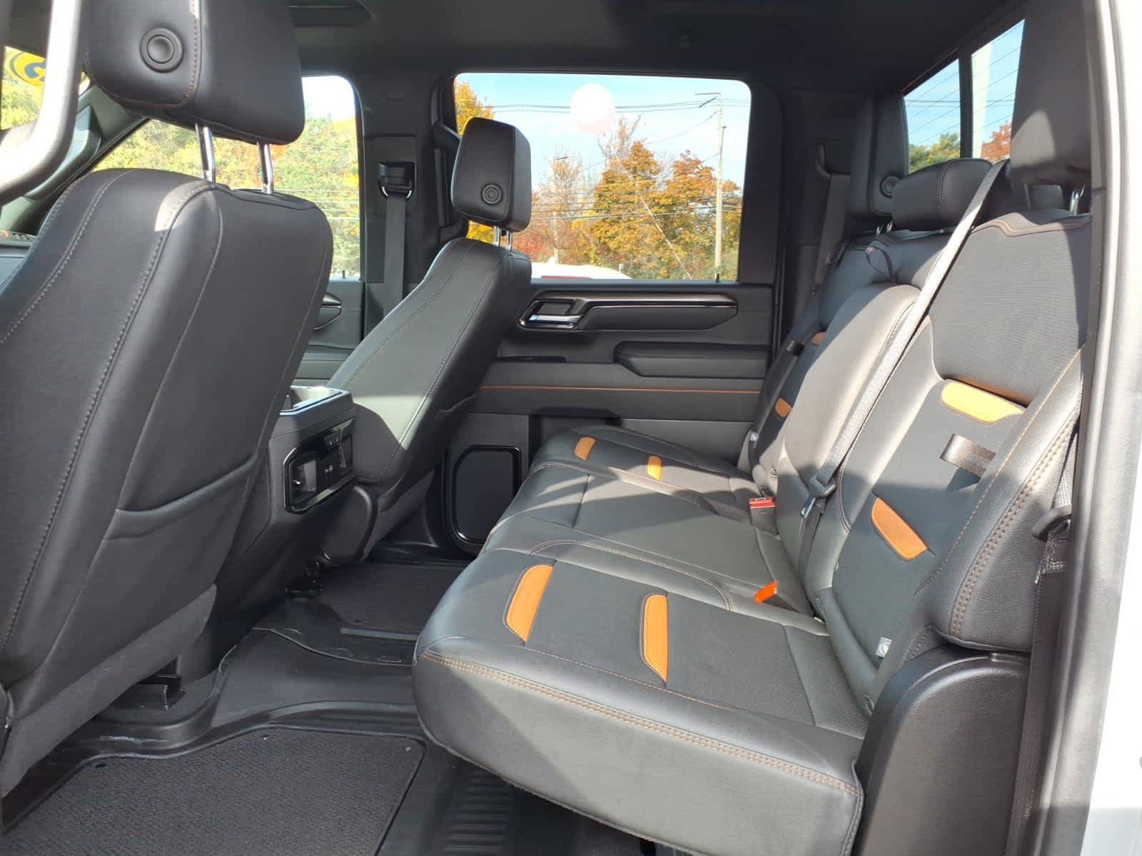 Used 2025 GMC Sierra 2500 AT4 w/ AT4 Premium Plus Package AWD/4WD image 13