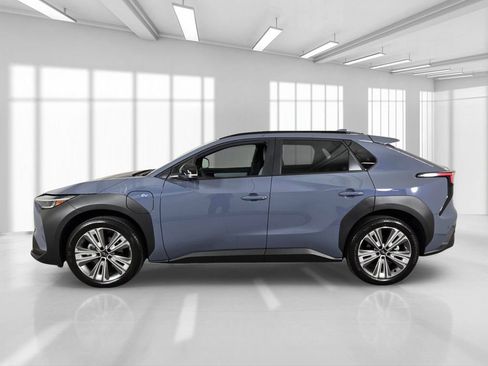 Certified 2025 Subaru Solterra AWD/4WD image 4