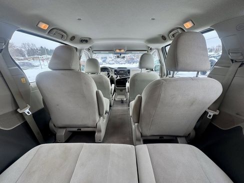 Used 2013 Toyota Sienna L image 10
