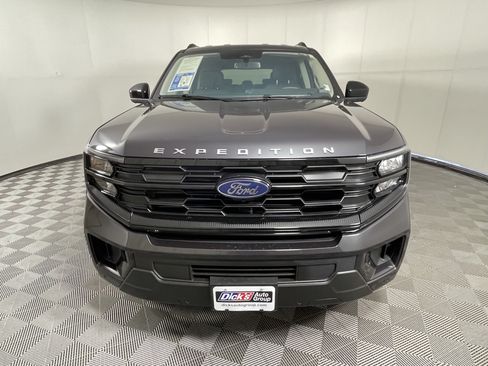 Certified 2025 Ford Expedition Active AWD/4WD image 8
