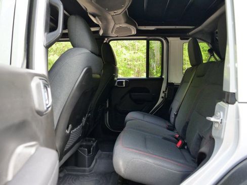 Used 2024 Jeep Wrangler Unlimited Rubicon w/ Technology Group image 31