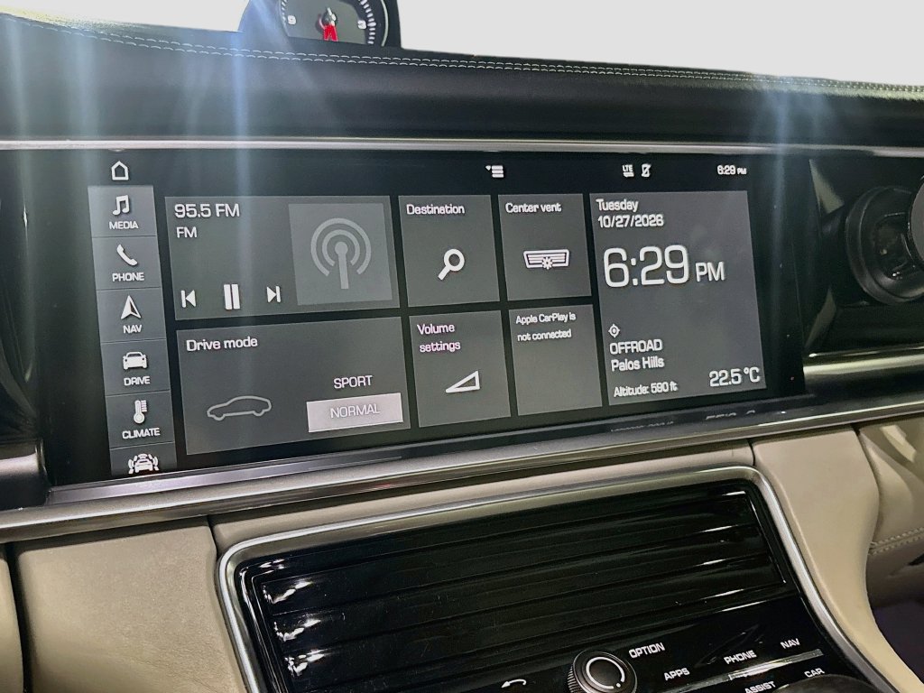 Used 2017 Porsche Panamera 4 AWD/4WD image 35