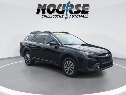 Used 2023 Subaru Outback Premium AWD/4WD image 2