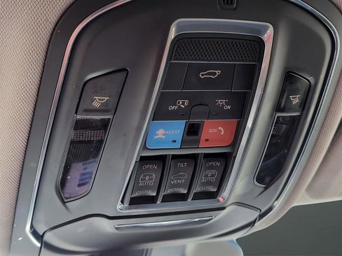 Used 2024 Jeep Grand Cherokee Limited 4xe image 28