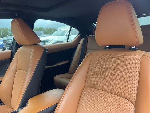 Used 2022 Lexus IS 300 w/ Premium Package RWD image 10