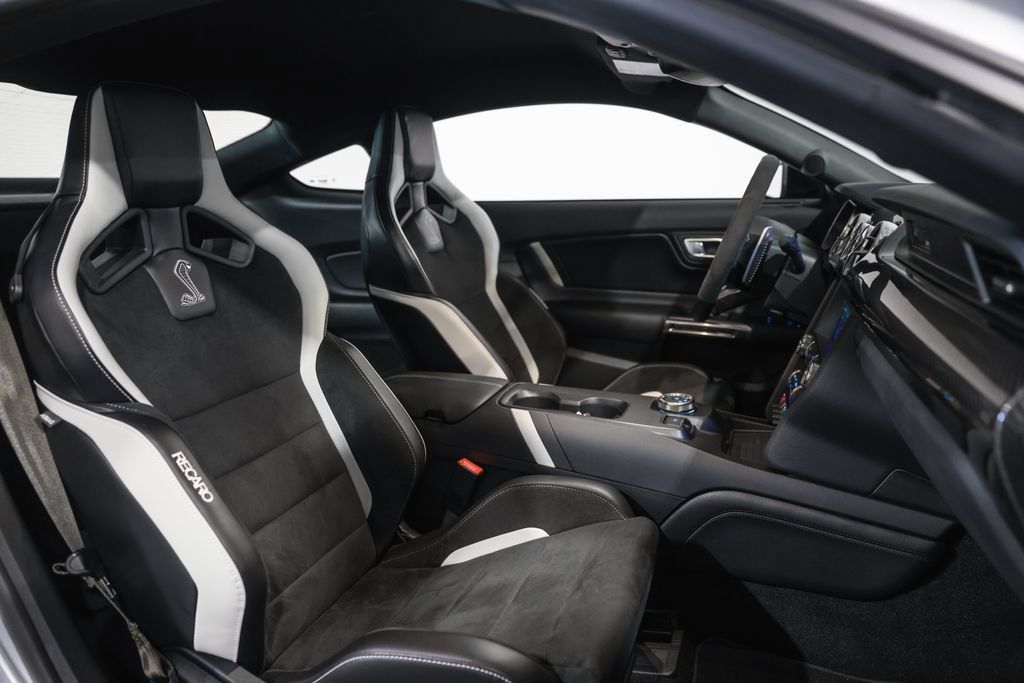 Used 2020 Ford Mustang Shelby GT500 w/ Carbon Fiber Track Pack RWD image 21