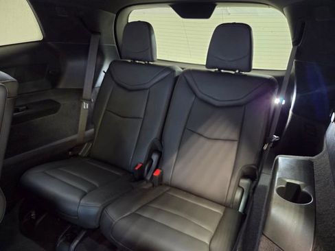 Used 2024 Cadillac XT6 Premium Luxury w/ Technology Package FWD image 14