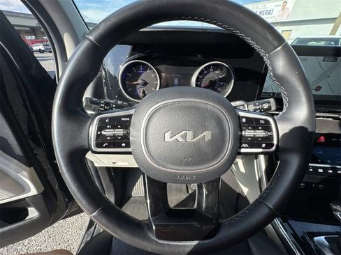 Certified 2022 Kia Carnival SX image 39