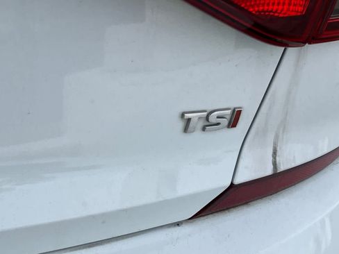 Used 2017 Volkswagen Passat 1.8T R-Line w/ R-Line Lighting Package image 7