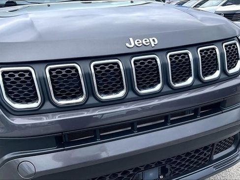 Used 2023 Jeep Compass Latitude image 30