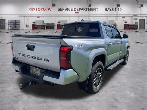 Used 2024 Toyota Tacoma TRD Sport w/ TRD Sport Upgrade Package AWD/4WD image 4