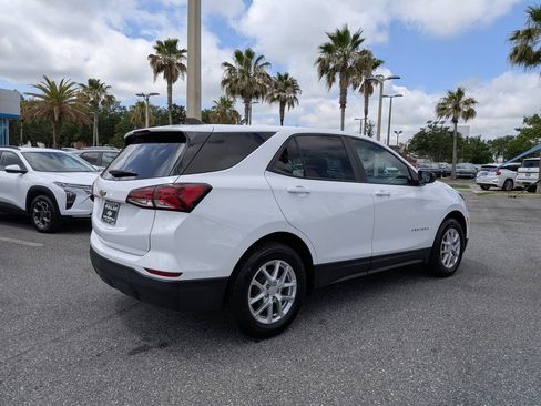 Certified 2023 Chevrolet Equinox LS w/ LS Convenience Package FWD image 3