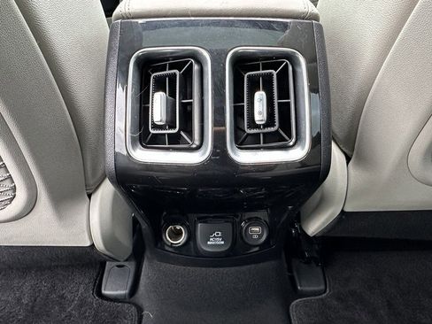 Used 2023 Kia Sorento SX Prestige image 11