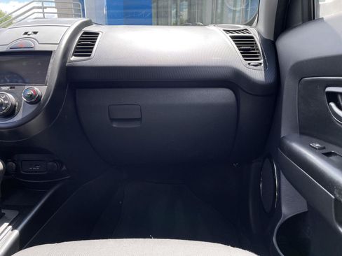 Used 2010 Kia Soul + FWD image 24