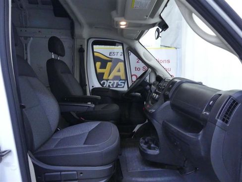 Used 2020 RAM ProMaster 2500 w/ Interior Convenience Group image 9