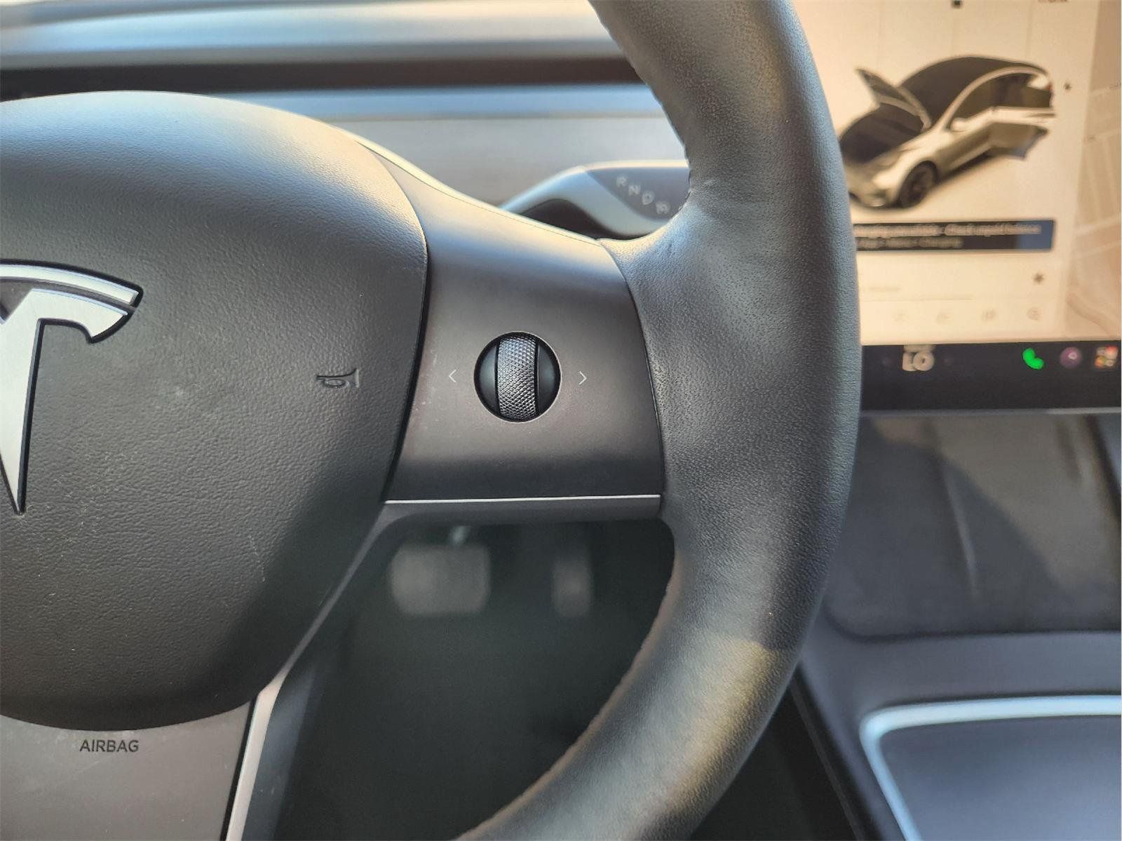 Used 2021 Tesla Model Y Long Range AWD/4WD image 29