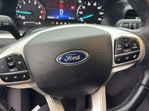 Used 2021 Ford Explorer XLT image 16